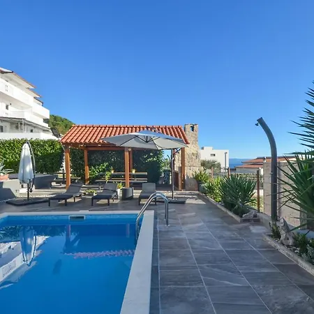 Stunning View With Pool * 트로기르