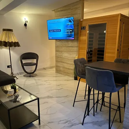 아파트 Stunning View With Pool 트로기르