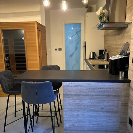 아파트 Stunning View With Pool