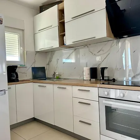 Stunning View With Pool *