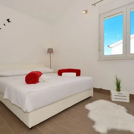 Apartment Stunning View With Pool Trogir