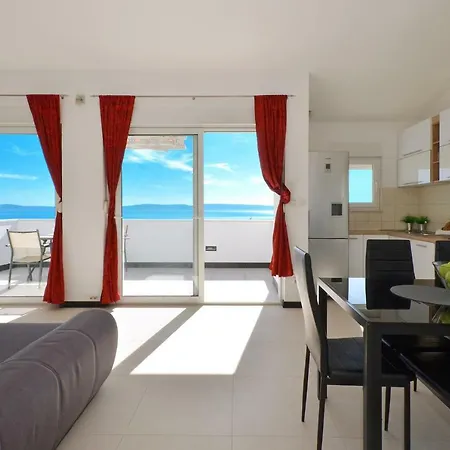 Stunning View With Pool 아파트 *