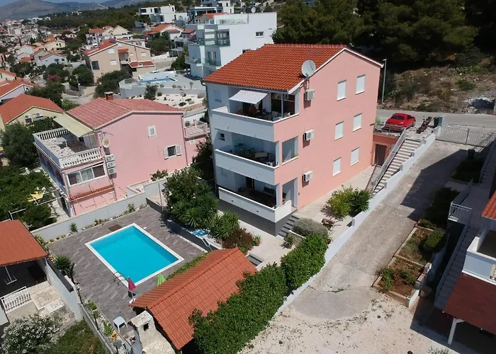 Apartmán Stunning View With Pool