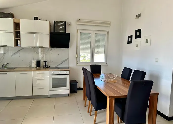 Stunning View With Pool Apartmán