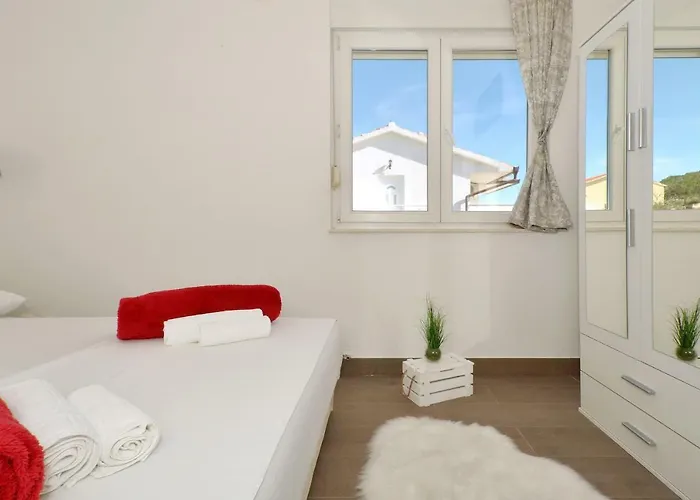 Stunning View With Pool Apartmán *