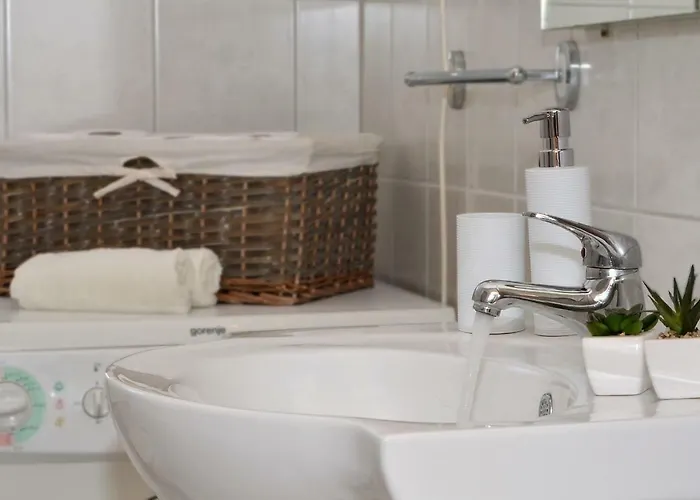 Stunning View With Pool Apartmán