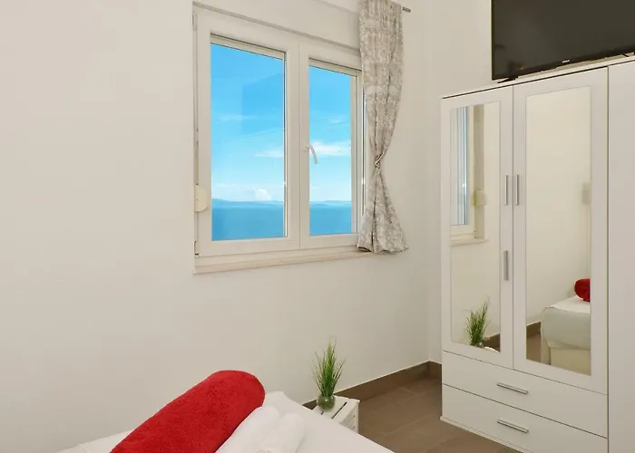 Stunning View With Pool Apartmán Trogir