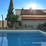 아파트 Stunning View With Pool