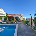 Stunning View With Pool * 트로기르