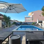 Stunning View With Pool 트로기르