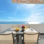 아파트 Stunning View With Pool 트로기르