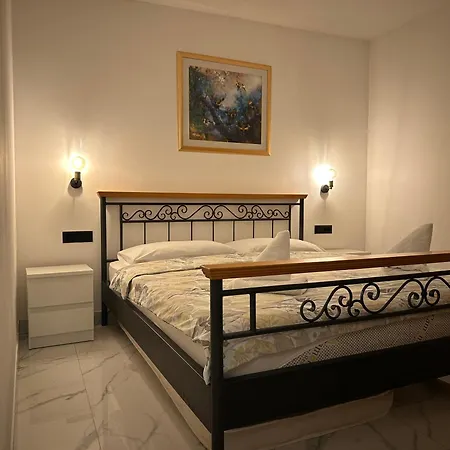 Stunning View With Pool Apartamento Trogir