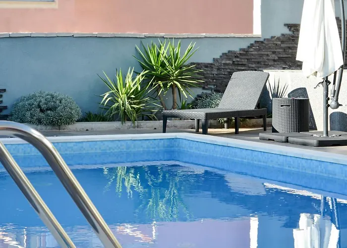 شقة Stunning View With Pool تروغير