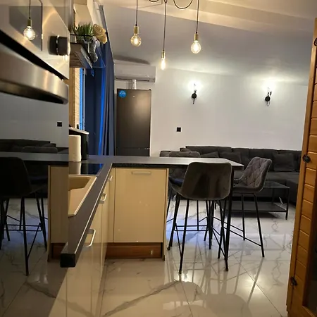 Stunning View With Pool Appartement *